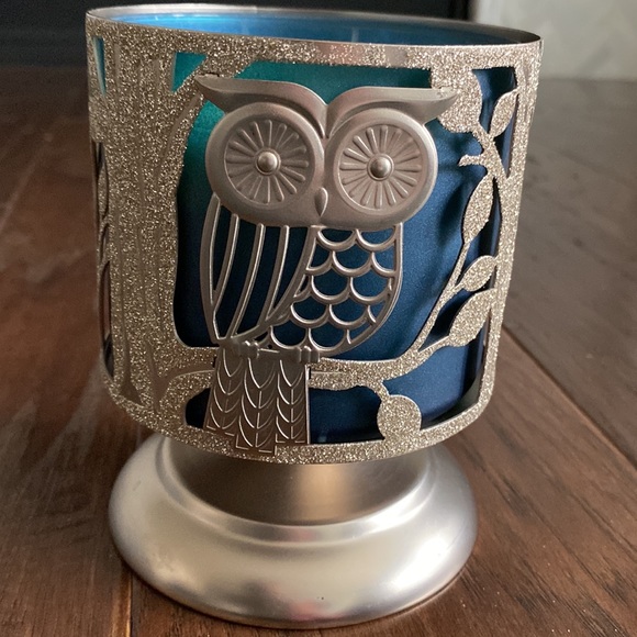 Bath and Body works sweater weather 3-wick candle with owl candle holder - Picture 8 of 8